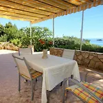 Family Friendly Seaside Prizba, Korcula - 10061 アパート