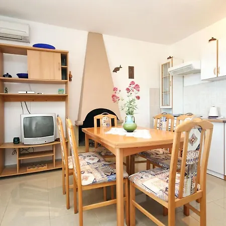 Family Friendly Seaside Prizba, Korcula - 10061 *