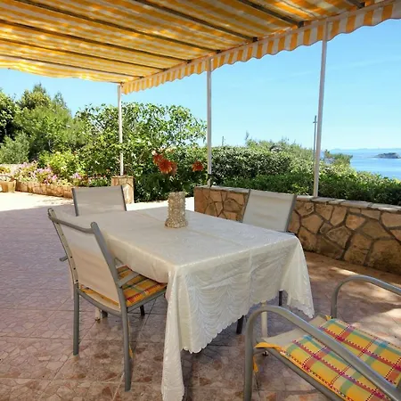 Family Friendly Seaside Prizba, Korcula - 10061 Apartman