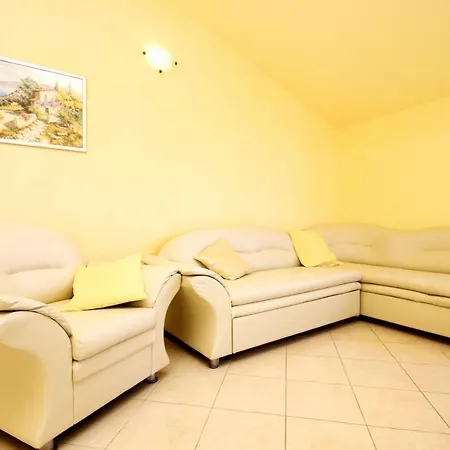 Apartman Family Friendly Seaside Prizba, Korcula - 10061 Prizba