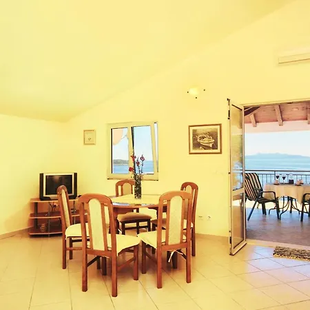 Family Friendly Seaside Prizba, Korcula - 10061 Lejlighed