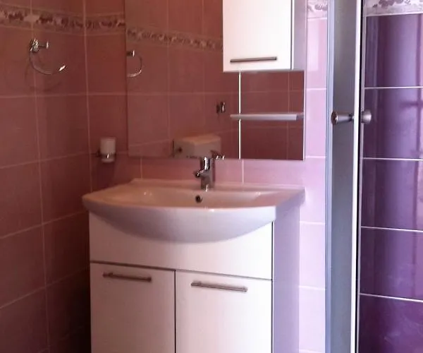 Family Friendly Seaside Prizba, Korcula - 10061 아파트 프리즈바