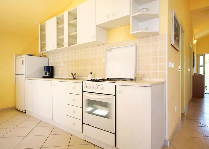 아파트 Family Friendly Seaside Prizba, Korcula - 10061 *