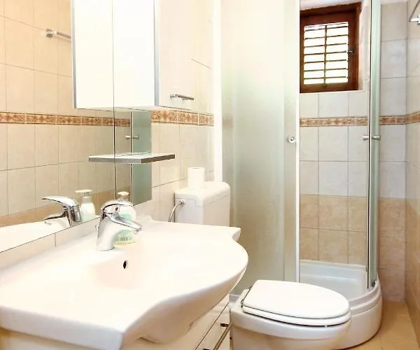 아파트 Family Friendly Seaside Prizba, Korcula - 10061