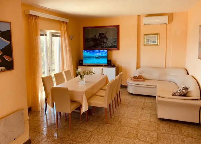 Family Friendly Seaside Prizba, Korcula - 10061 아파트 프리즈바