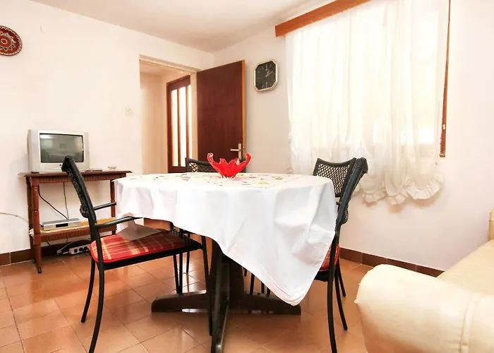 Family Friendly Seaside Prizba, Korcula - 10061 아파트 프리즈바